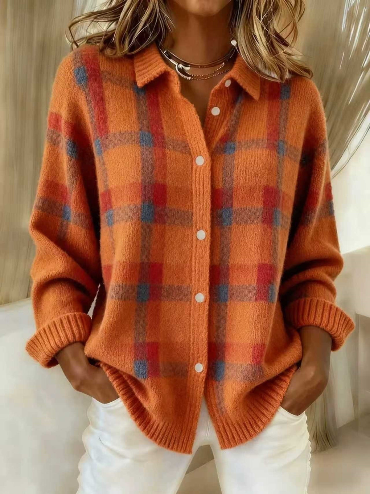 Cardigan tipo sueter y camisa de manga larga, holgado y casual, con estampado de cuadros.