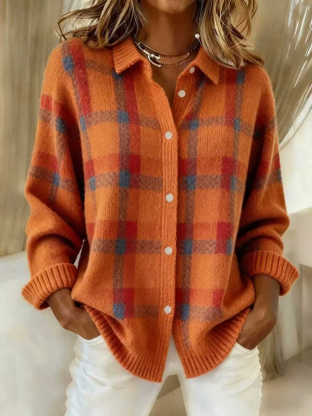 Cardigan tipo sueter y camisa de manga larga, holgado y casual, con estampado de cuadros.