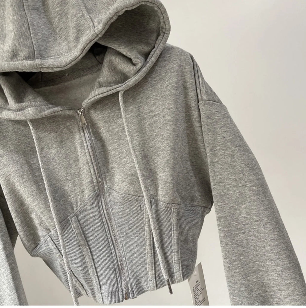 Hoodie corto con cintura ajustada – Mujer