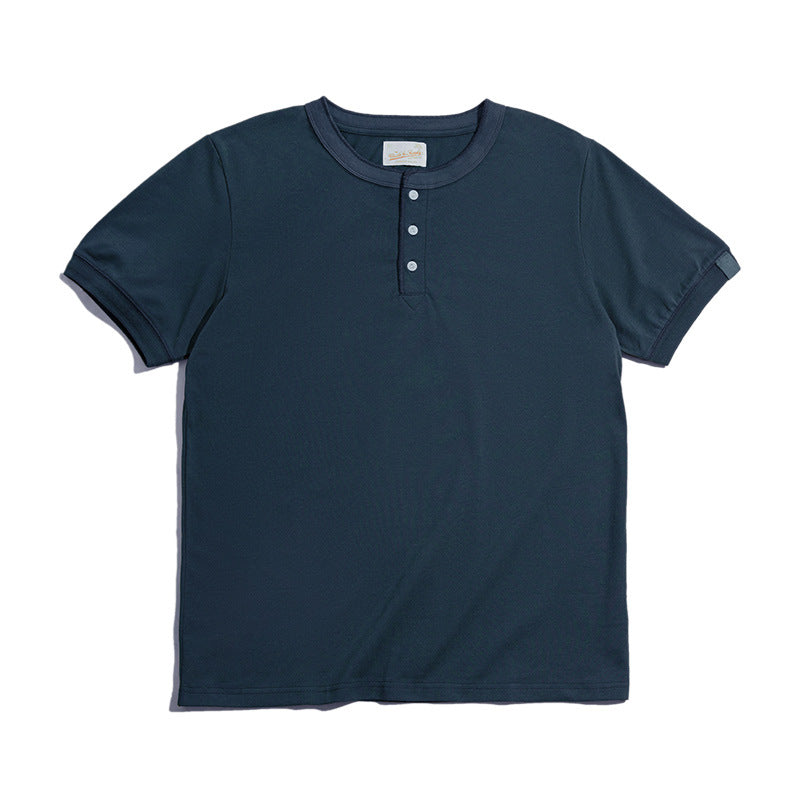 Camiseta Henley de manga corta.