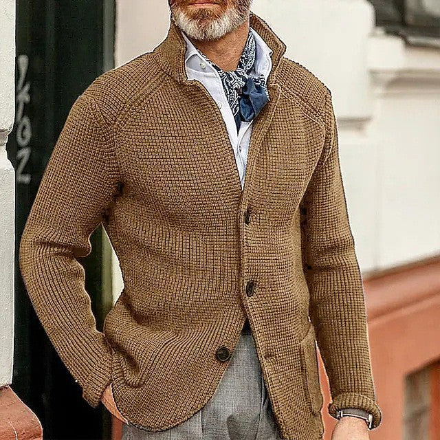 Cardigan de punto grueso para hombre con solapa abotonada